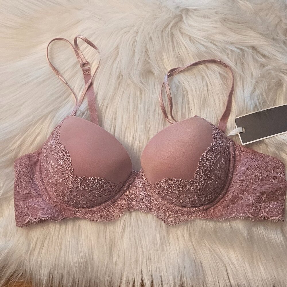 🌸 Host Pick🌸 NWT Vera Wang Designer Padded Lace Bra 36A Korean 80A